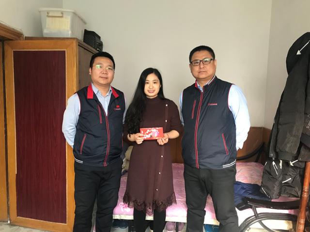 情暖寒冬 爱满华夏—— 华夏保险河北分公司"小华伙伴关爱"活动