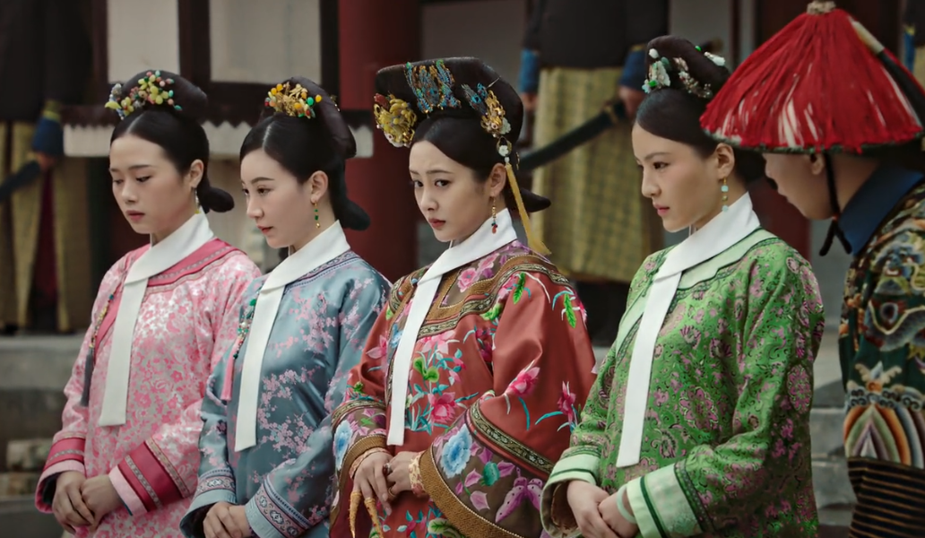 《如懿传》53集皇上要4个妃子伺候,皇后有孕在身跪到晕倒?