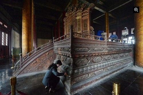 不过这种方砖在故宫里也并非哪里都有,也仅仅存在于太和殿,中和殿