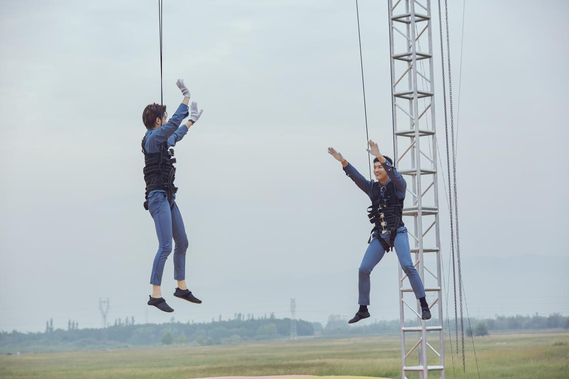 程潇吊威亚唯美上线叫板杨迪蛤蟆功引爆笑
