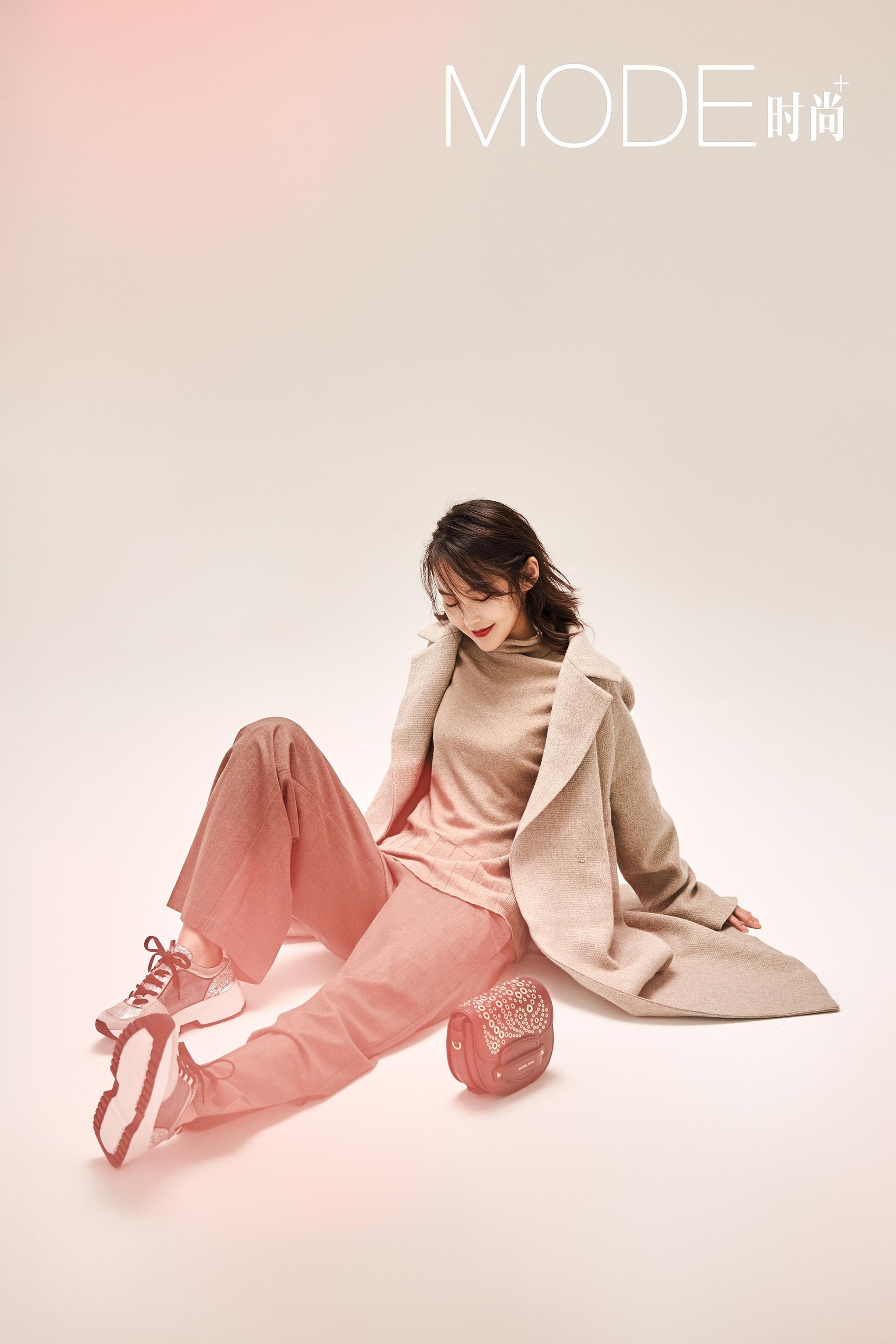 张佳宁示范甜系女孩百变穿搭 红唇才是秋冬必备神器