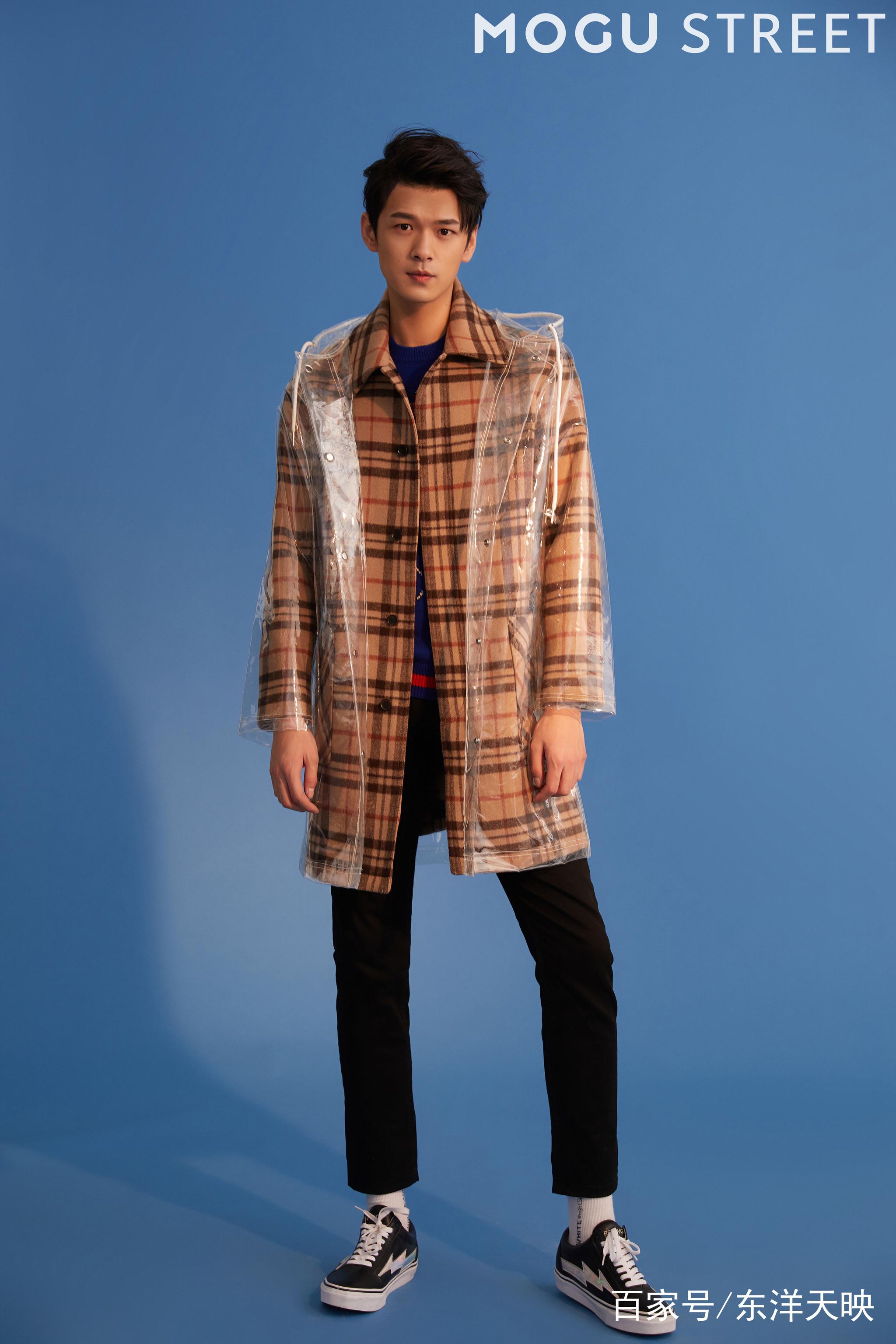 穿越剧《医妃难囚》男主盛英豪杂志大片,初恋少年心动max