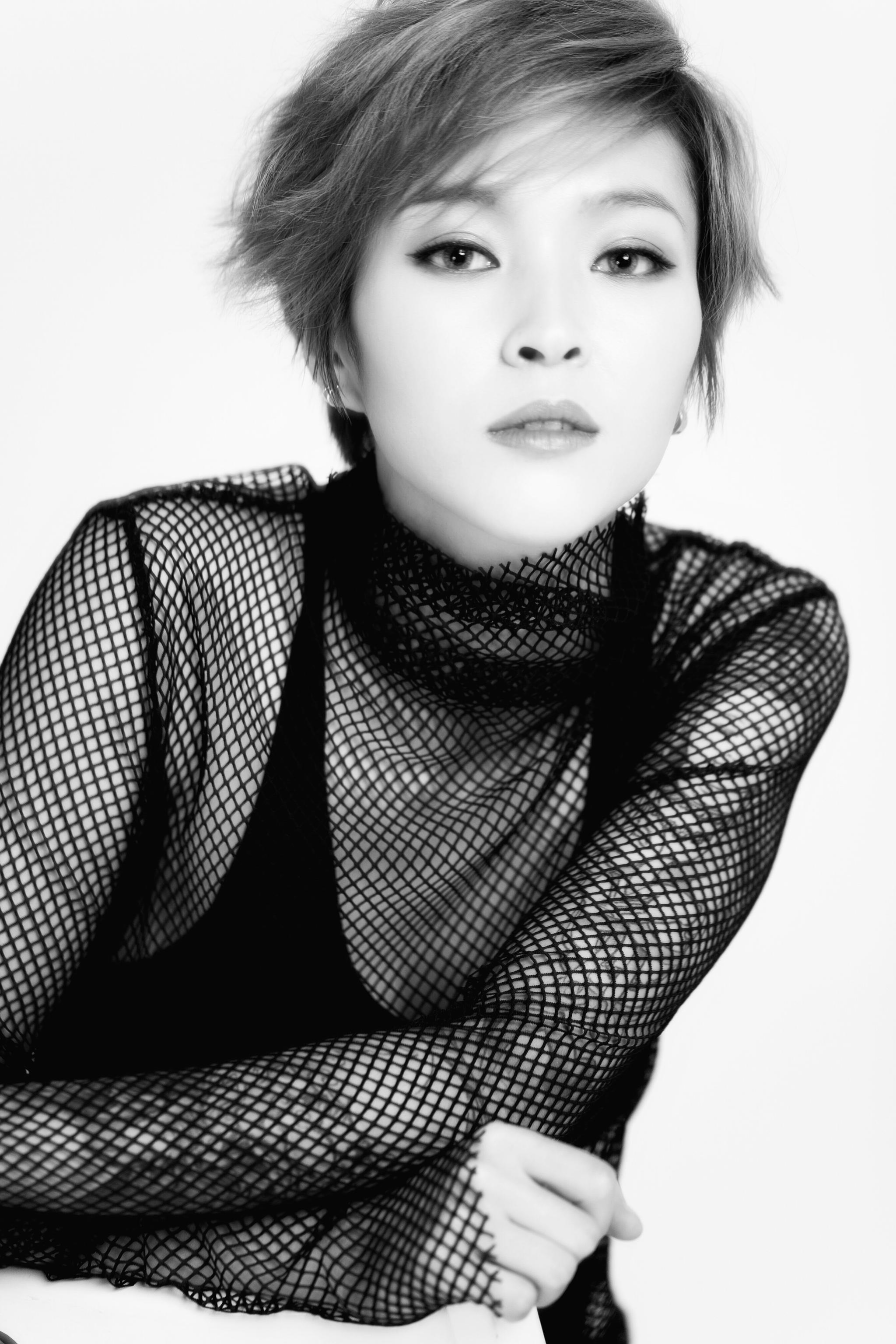 毕夏全新单曲《就这样吧》"孤伤"上线探索情感世界的梦幻与无奈