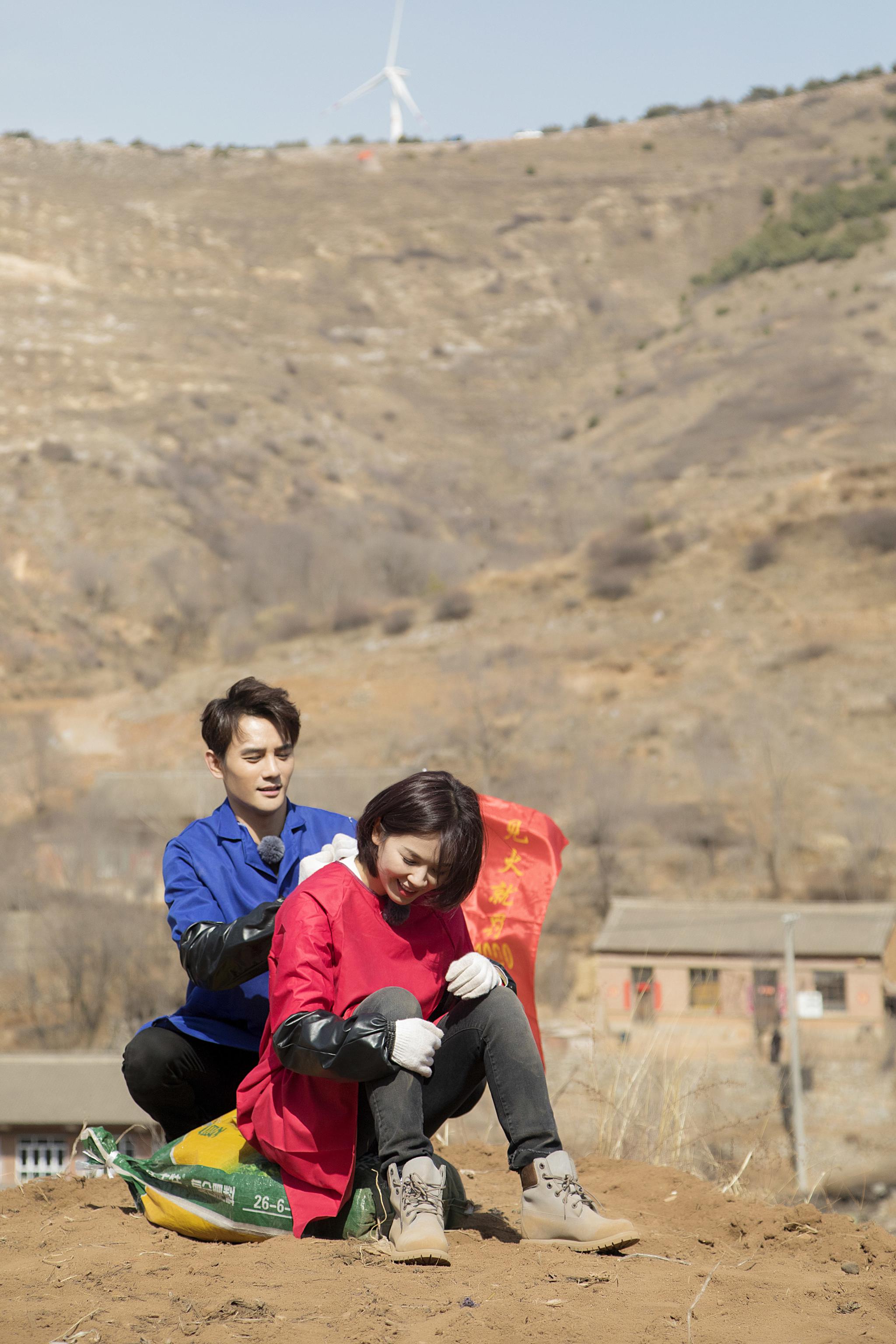 刘涛助阵扶贫综艺《我们在行动》 和王凯扛化肥组"榜样传奇"