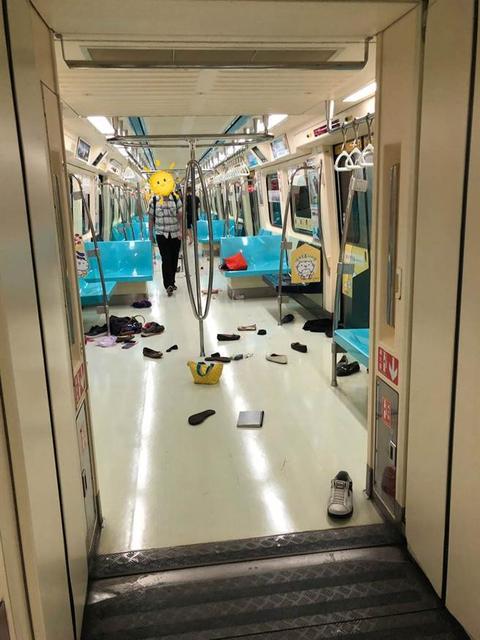 台版 尸速列车 台北捷运上民众突然尖叫逃窜 手机新浪网