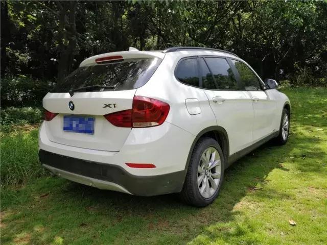 体验e84宝马x1:被bmw死忠粉送上神坛,它真能兼得情怀与实用?