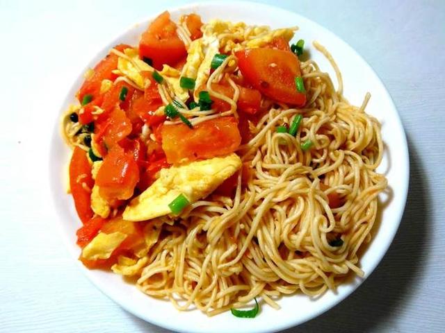 2,西红柿鸡蛋炒面