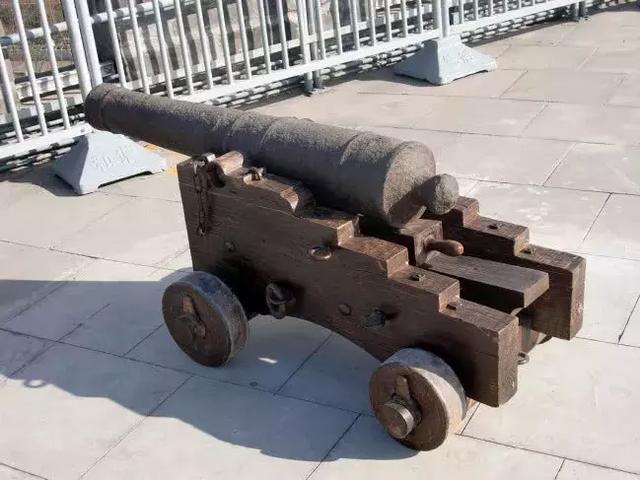 在古代,炮弹只是一颗铁球?别低估了古人的智慧|铁球|实心弹|炮弹_新浪