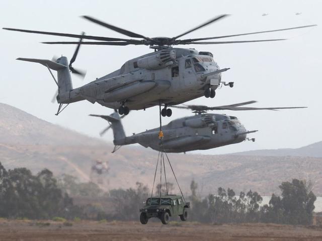 直-8h首次现身!中国宽体直升机与美军海上种马相比差距在哪里?