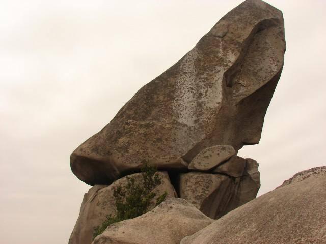 全国各地有九座望夫山,在茂名电白的,故事是唯一跟大海有关的