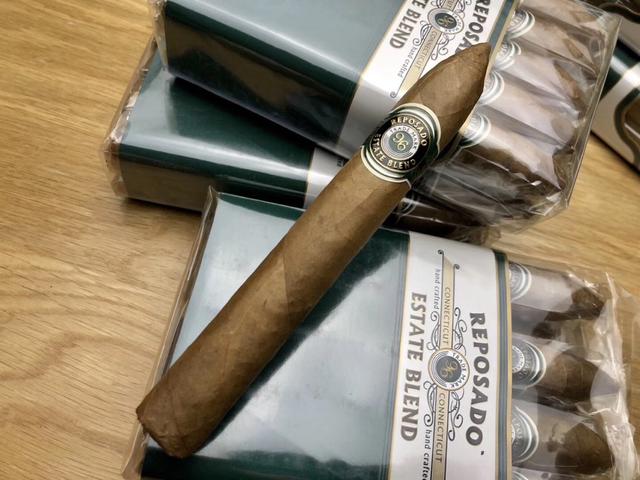 中国成古巴雪茄最大消费国专门推出中国龙雪茄有钱真好