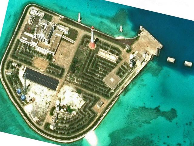 5年建一艘不沉航母,大型建筑在南海竖起,西方:再想航行就难了