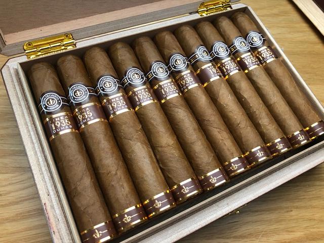 春节将至老爹最喜欢的雪茄一盒100支好抽不贵不伤肺