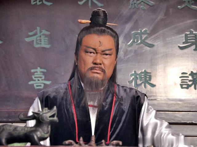 青天大老爷包拯的官有多大呢,他相当于现在的什么职位,公务员吗