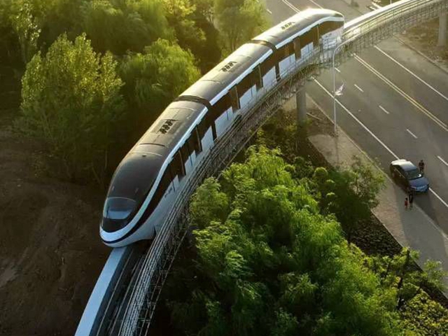 中国"云轨"初步使用,地铁可能被代替,老外:厉害了