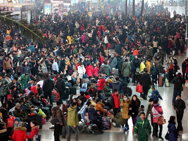 为啥火车上的站票没座位,价格却跟坐票一样贵?