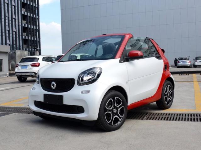 奔驰smart只能乘坐2人,为什么还会有人愿意选择它呢?