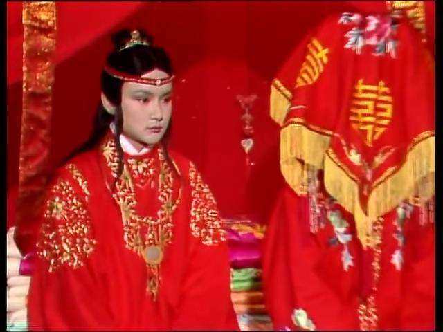 除去袭人宝钗红楼梦中与宝玉有肌肤之亲的有几个