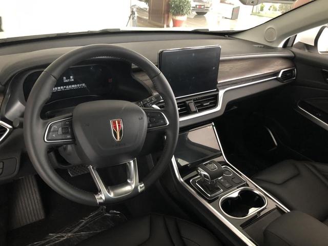 红旗首款suv到店实拍车身霸气内饰配3块屏或本月上市