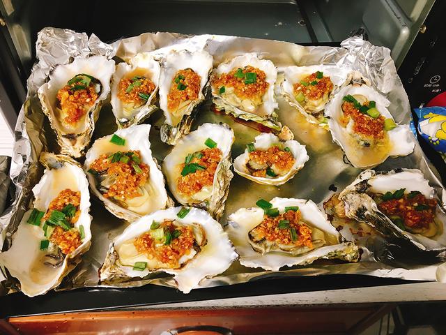 蒜蓉烤生蚝,秘诀全在这一步,做对了没腥味,香味四溢超好吃