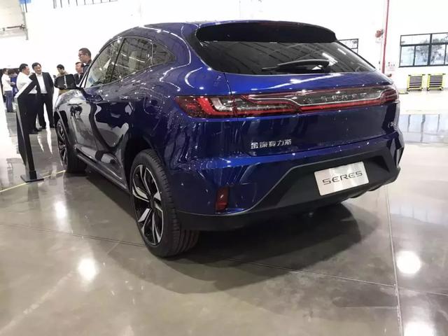 金康sf5首发亮相:扭矩过千续航500,又一电动车新势力加入战团