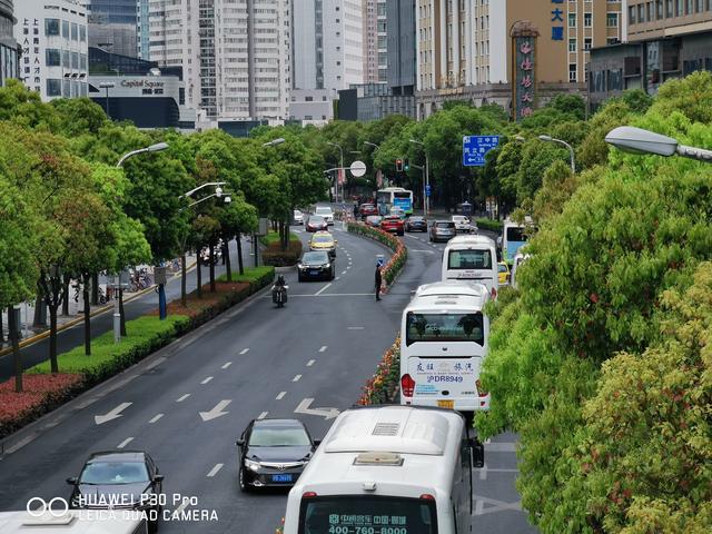 有了华为P30 Pro手机,出门再也不用″长枪短炮
