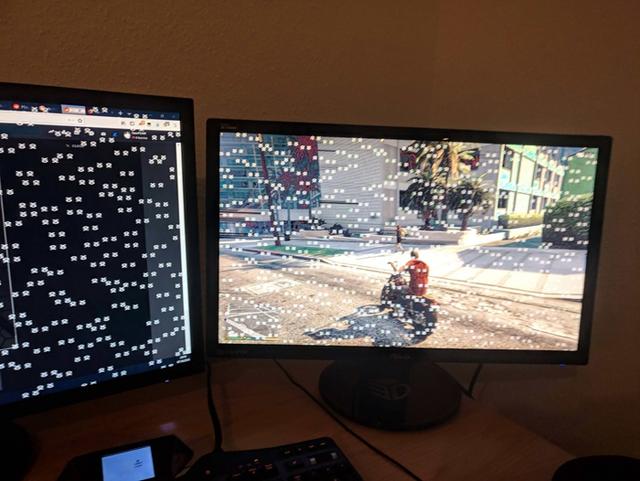 万元显卡花屏要美光显存背锅？NVIDIA确认早期电路板的锅__财经头条