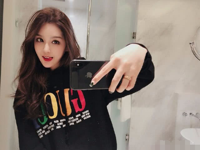 两大平台的对决!韦神被斗鱼索赔三千万,虎牙:嗨氏赔4900万