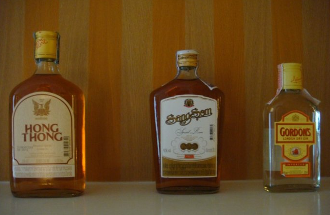 其中酒驾行为占据很大比例,所以泰国严禁销售白酒