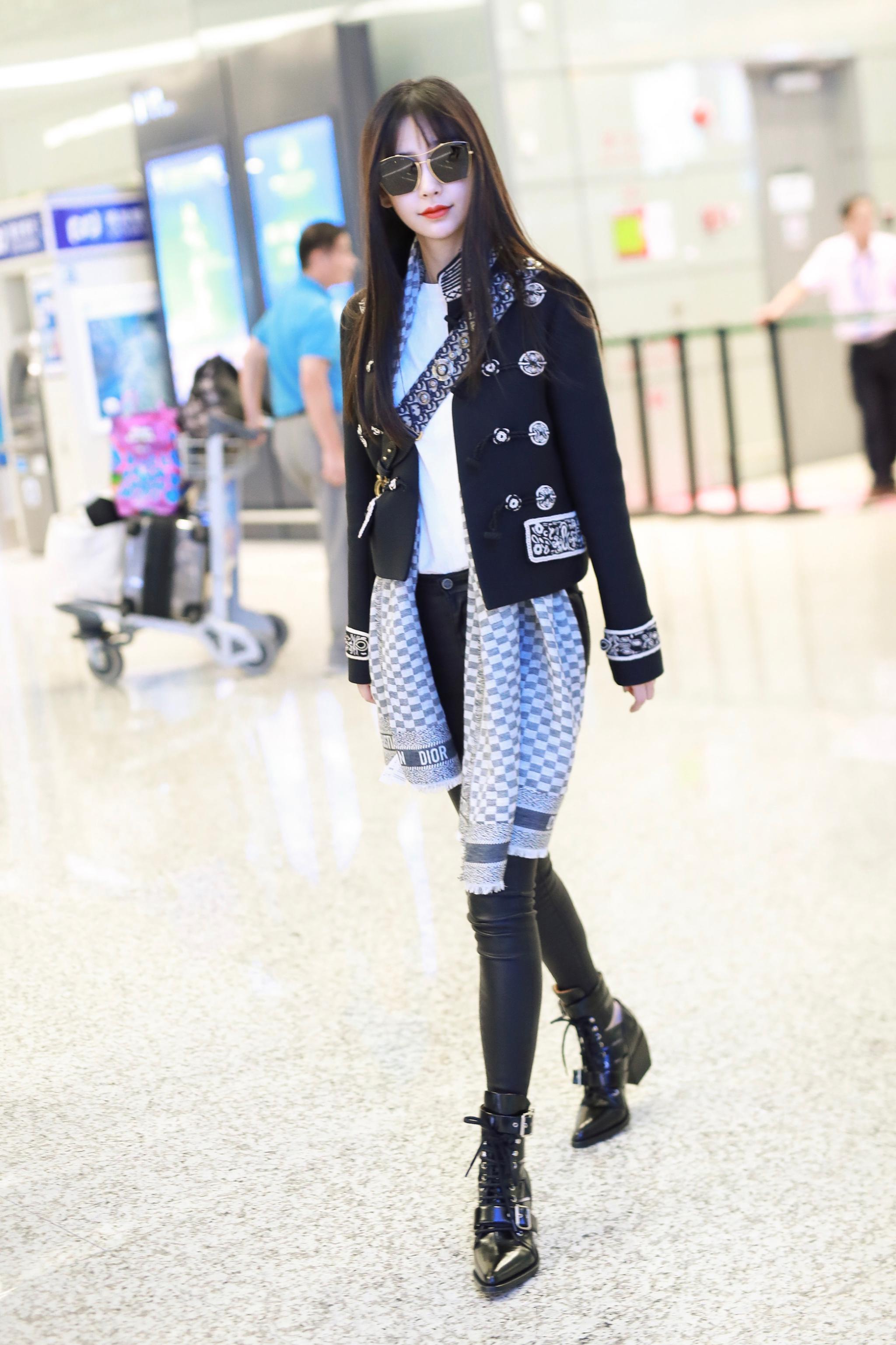 杨颖就穿出了高级感,搭配皮靴时髦又帅气