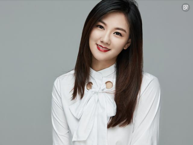 小苍来虎牙,骚男亲自查房送"豪礼",看到这个礼物小苍气炸!