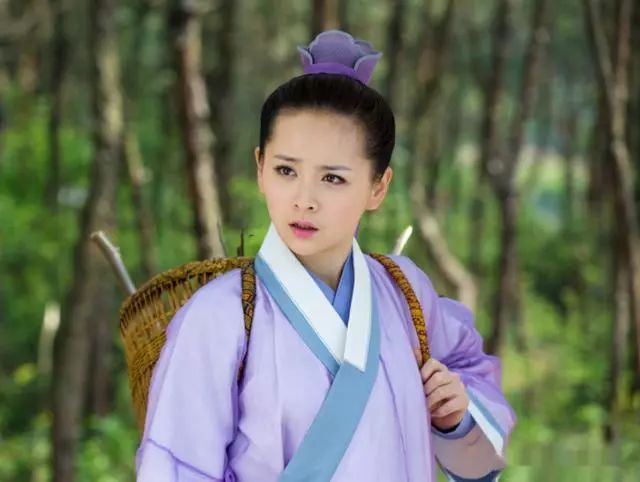 女星穿古装扎丸子头杨幂让人眼前一亮baby像美男子