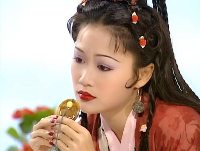 盘点梁小冰年轻时候的古装角色:真不愧是香港tvb里的古装皇后