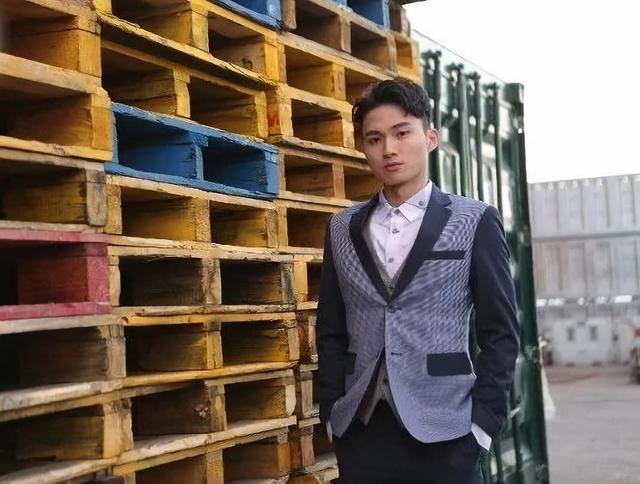tvb新晋小生获捧上位 凭"金城安"一炮而红出人头地