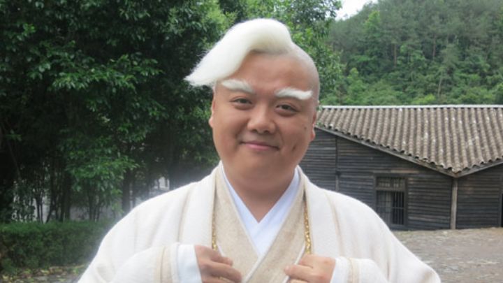 我还是喜欢他胖胖的样子,一旦瘦下来了,就不再是以前那个活佛济公中的