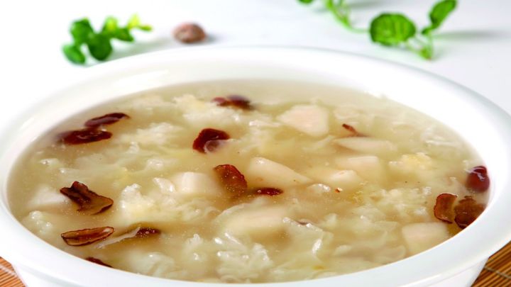 女人在秋天要多喝这道汤,喝完气色红润,美容养颜抗衰老