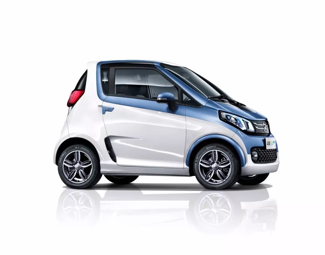 众泰e200pro抢先试驾:城市出行的动感小精灵