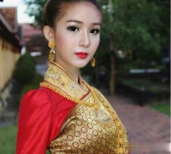 泰国人妖皇后出家被拒恢复男儿身后晚年生活令人心疼