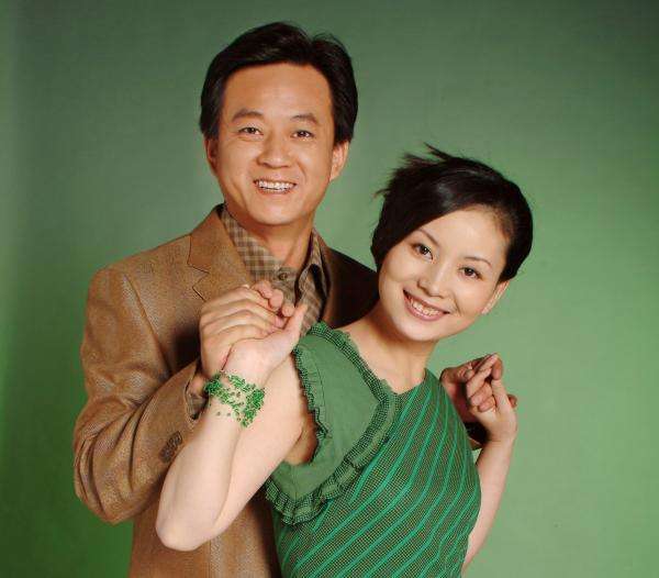 朱军为何获妻子谭梅的信任声援谭梅曝丈夫在她面前永远撒不了谎