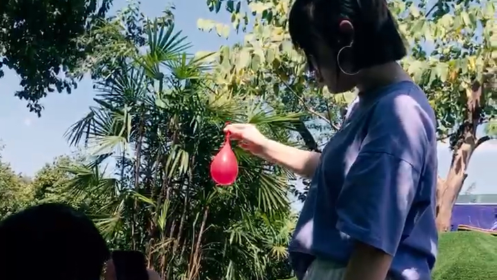 抖音上学的用手机拍慢动作视频,时间一瞬间就