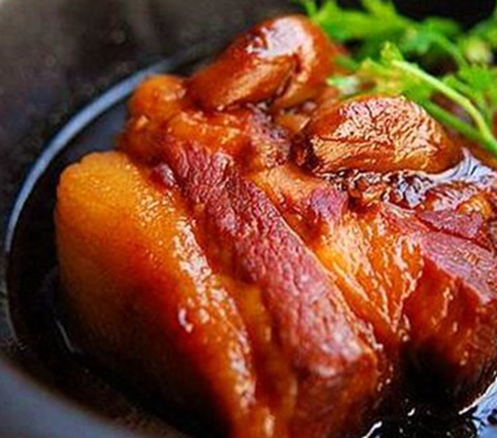 做卤肉时,千万别用酱油!30年大厨:只需这3样,保证美味又鲜!