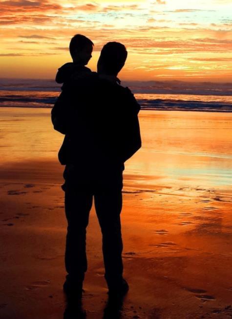 父亲是孩子成长路上不可或缺的一部分,成长路上没有父亲的陪伴