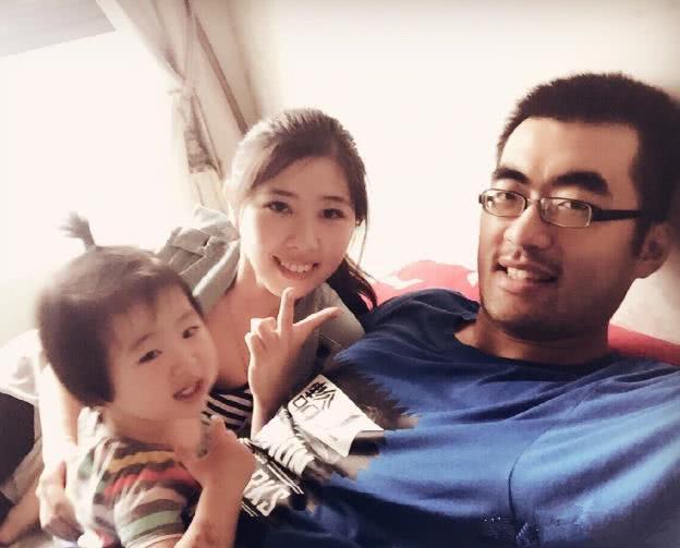 揭秘221cm张兆旭与妻子相差68cm穿上高跟鞋只来到丈夫胸口