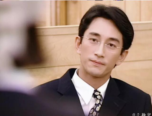 看了香港演员戴眼镜,突然明白了什么叫"斯文败类"