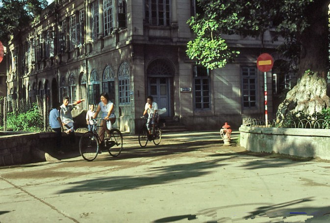 1980年广州珍贵老照片图4有钱人才能消费图8让人心酸