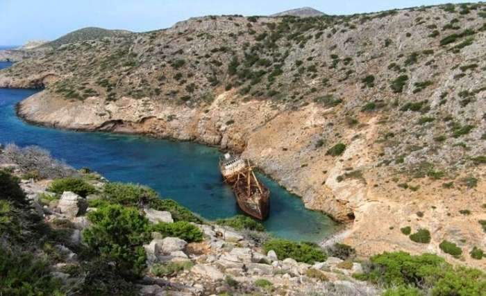 10艘船只搁浅,没想到成为旅游景点,不过确实挺美