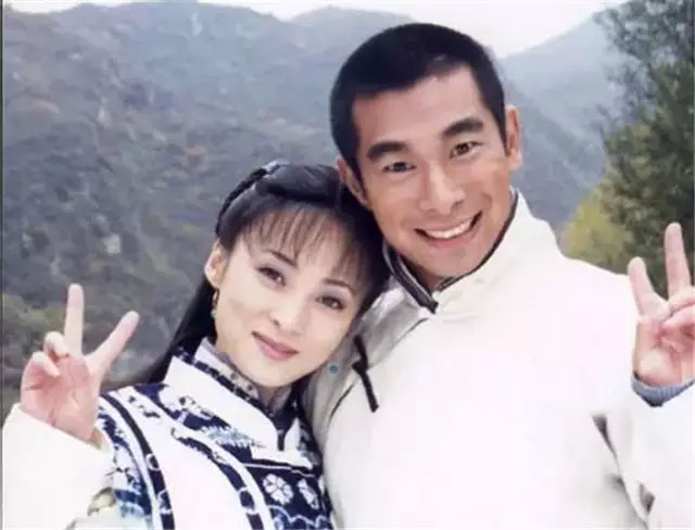 先来说一下《青河绝恋》,又名《新一剪梅》,翻拍自1984年的《一剪梅》