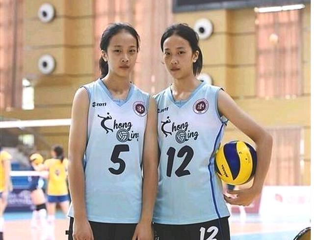 女排卫冕冠军又发掘出一对双胞胎,14岁身高已达1米85|李盈莹|女排