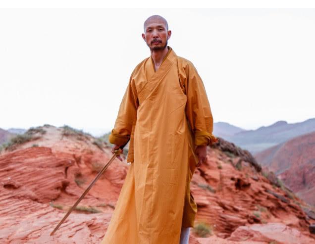 冒牌少林护法释延觉为何少了一根指头?知情人:打架斗殴被砍掉的