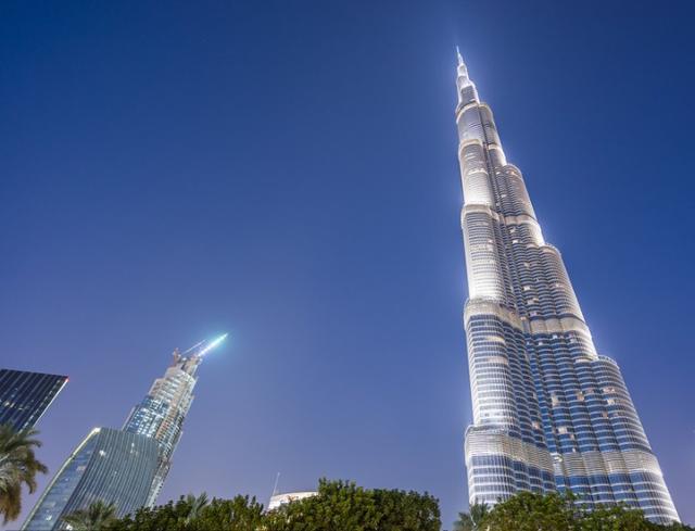 世界第一楼275层,超过1000米,12分钟直接穿出云层|王国|王国塔|哈利